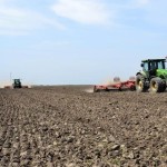 Niciun teren agricol nu va mai fi românesc, în 12 ani