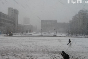 Ucraina lovită de frig şi ninsori ucraina-zapada