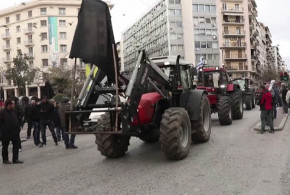 Revoltă în Europa! Fermierii protestează împotriva costurilor la combustibil și îngrășăminte protest-fermieri-grecia