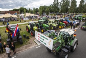 Olanda vrea să scadă cu 30% numărul animalelor de fermă, pentru a reduce poluarea. Fermieri au ieșit la proteste olanda