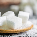 Prețul record al zahărului îi lasă pe producătorii de dulciuri cu un gust amar