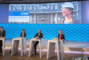 Grupul BASF a prezentat raportul financiar al anului 2022 cu o creștere a cifrei de afaceri până la 87,3 mlrd. euro Bilanzpressekonferenz 2023