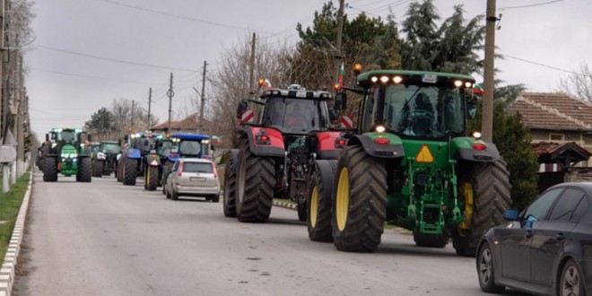 Fermierii bulgari, la protest cu tractoarele: au oprit în vamă camioanele cu importuri din Ucraina