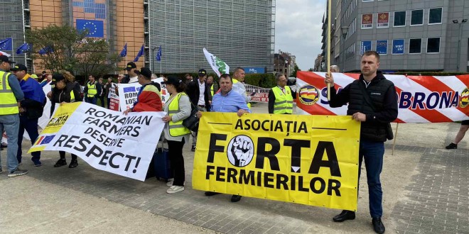 Fermieri moldoveni au protestat la Bruxelles și au cerut compensații europene