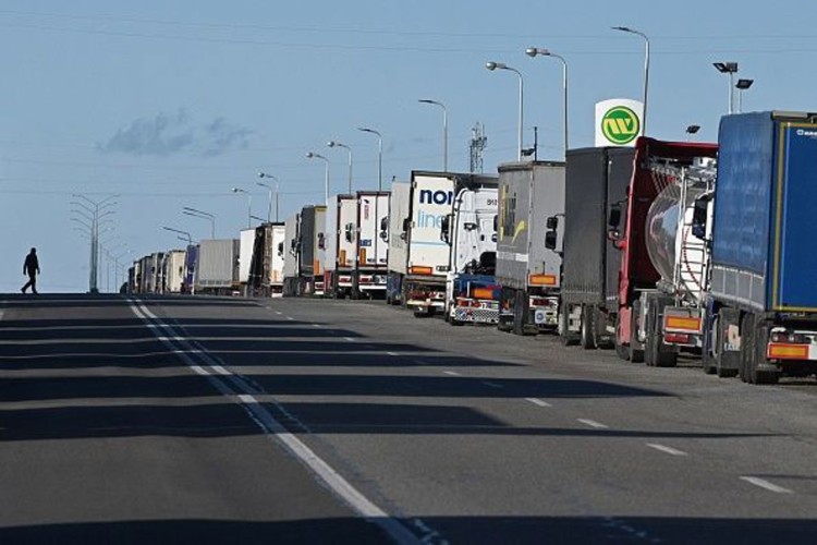 Transportatorii polonezi extind protestul față de concurența celor ucraineni și blochează un al patrulea punct de frontier polonia2