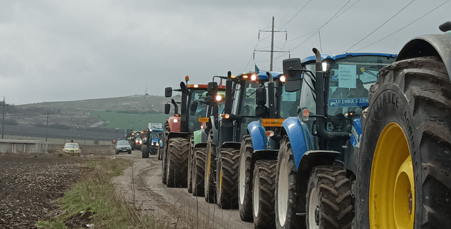 Fermierii din Serbia au blocat drumurile cerând subvenţii mai mari şi motorină mai ieftină