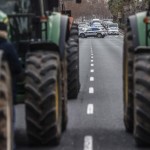 Europa fierbe. Fermierii au venit cu tractoare la Parlamentul European de la Strasbourg. Autostrăzi blocate în Spania, Belgia și Olanda