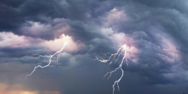 Prognoza meteo: ploi cu descărcări electrice în centrul și sudul țării