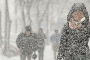 Cod galben de schimbare bruscă a vremii. Un ciclon atlantic va aduce ploi puternice, lapoviță și ninsoare meteo-zapada